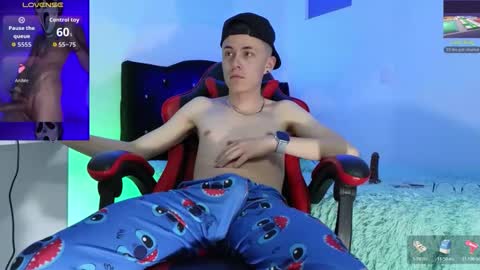 Snapshot of elian_cooper18 chatting on November 25, 1:16 am Elian online show from November 25, 1:16 am