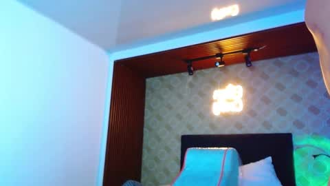 Elian online show from November 3, 9:48 pm