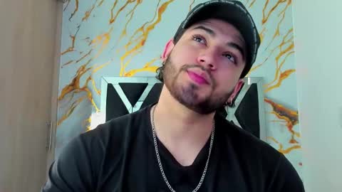 Snapshot of eliankeiser chatting on February 13, 2:35 pm Elian online show from February 13, 2:35 pm