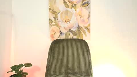 elias_salvatore_ online show from June 1, 10:00 pm