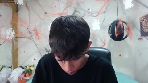 E L I A S online show from December 5, 7:38 am