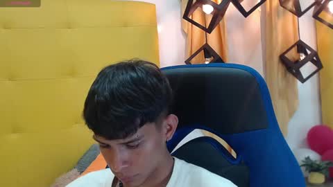 E L I A S online show from March 11, 7:58 am