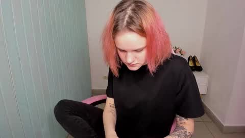 elieiza_xo online show from October 4, 10:02 am