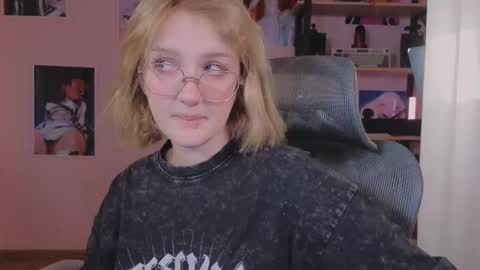 Ellie online show from February 15, 5:15 am