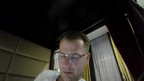 eliger35 online show from November 15, 6:15 pm