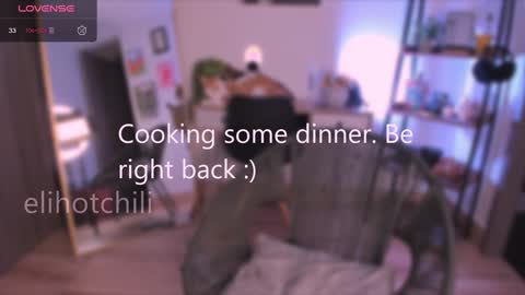 Snapshot of elihotchili chatting on December 2, 1:25 am Eli online show from December 2, 1:25 am