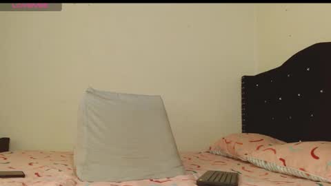 elii_sweet_ online show from February 16, 3:27 pm