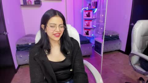 Snapshot of eliie_ruizz chatting on February 22, 8:18 am Eliie online show from February 22, 8:18 am