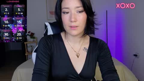 Snapshot of eliiih_ chatting on October 18, 3:31 am eliiih_ online show from October 18, 3:31 am