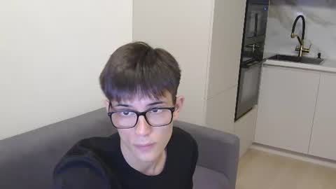 Snapshot of elijahtarlet chatting on July 31, 4:39 pm Eligah Ilya online show from July 31, 4:39 pm