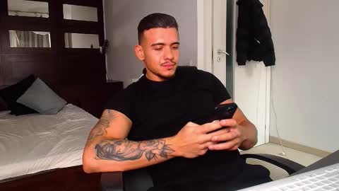 Snapshot of elijahthorne chatting on March 5, 11:39 am ElijahThorne online show from March 5, 11:39 am
