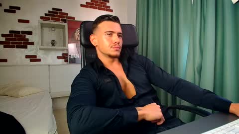 Snapshot of elijahthorne chatting on March 21, 9:03 am ElijahThorne online show from March 21, 9:03 am