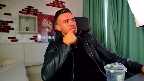 Snapshot of elijahthorne chatting on March 24, 9:47 am ElijahThorne online show from March 24, 9:47 am