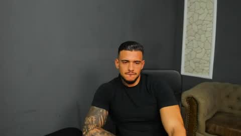 Snapshot of elijahthorne chatting on July 15, 5:12 am ElijahThorne online show from July 15, 5:12 am