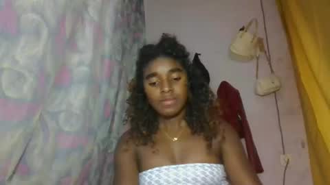 elina981 online show from April 18, 10:41 am