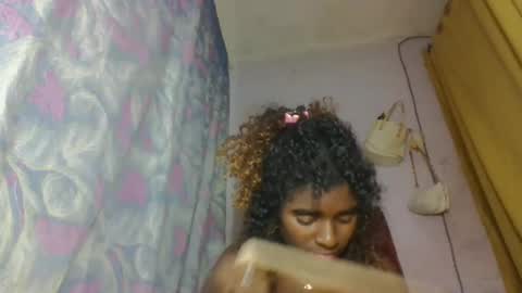 elina981 online show from April 18, 7:58 pm