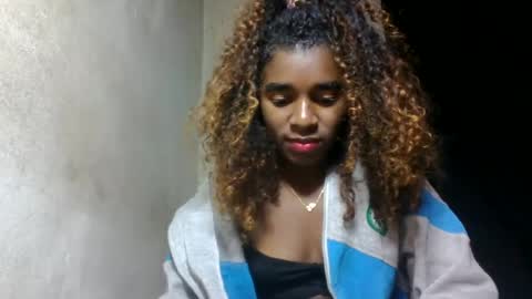 Snapshot of elina981 chatting on June 21, 5:10 am elina981 online show from June 21, 5:10 am