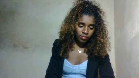 Snapshot of elina981 chatting on June 22, 2:47 pm elina981 online show from June 22, 2:47 pm