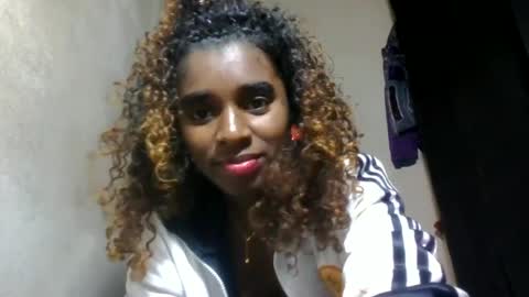 Snapshot of elina981 chatting on June 29, 12:38 pm elina981 online show from June 29, 12:38 pm