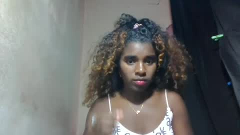 Snapshot of elina981 chatting on July 10, 9:01 am elina981 online show from July 10, 9:01 am
