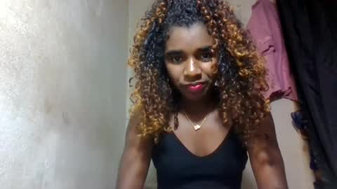 Snapshot of elina981 chatting on July 12, 6:15 am elina981 online show from July 12, 6:15 am