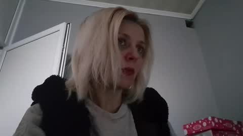 Elina online show from March 13, 2:56 pm