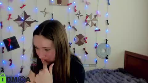 Snapshot of elina_x chatting on June 19, 1:04 pm elina_x online show from June 19, 1:04 pm