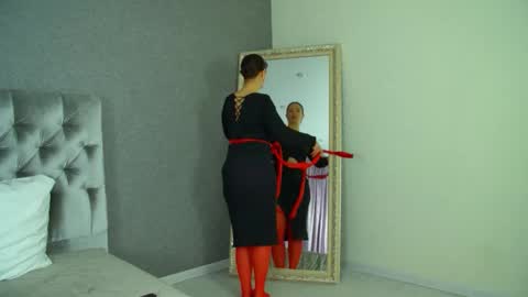 Snapshot of elinabellucci chatting on March 17, 4:28 am ElinaBellucci online show from March 17, 4:28 am