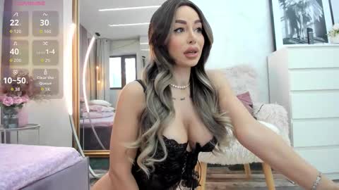 Snapshot of elinamoon_ chatting on February 12, 6:52 am Elina online show from February 12, 6:52 am