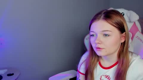 Snapshot of elinavale chatting on February 25, 7:18 am elinavale online show from February 25, 7:18 am