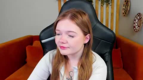 Snapshot of elinavale chatting on June 26, 6:07 am elinavale online show from June 26, 6:07 am
