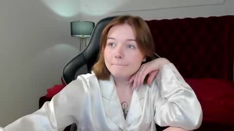 Snapshot of elinavale chatting on July 6, 5:04 am elinavale online show from July 6, 5:04 am