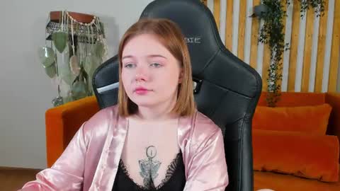 Snapshot of elinavale chatting on July 17, 5:14 am elinavale online show from July 17, 5:14 am