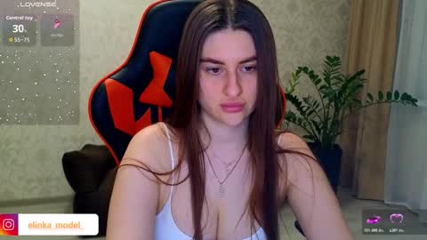 Elina online show from December 3, 8:40 pm