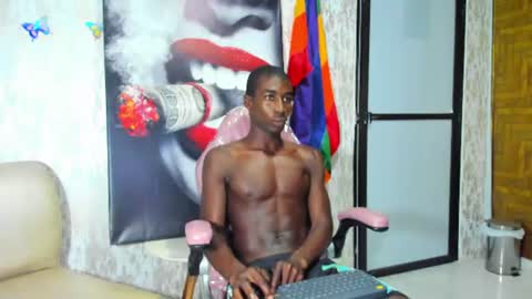 Snapshot of elio_x chatting on July 8, 3:27 pm E L I O online show from July 8, 3:27 pm