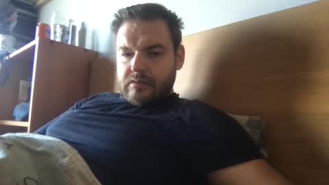 Snapshot of eliot26 chatting on October 5, 10:57 am e26 online show from October 5, 10:57 am