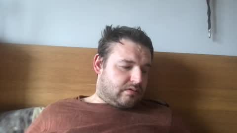 Snapshot of eliot26 chatting on April 9, 9:26 am e26 online show from April 9, 9:26 am
