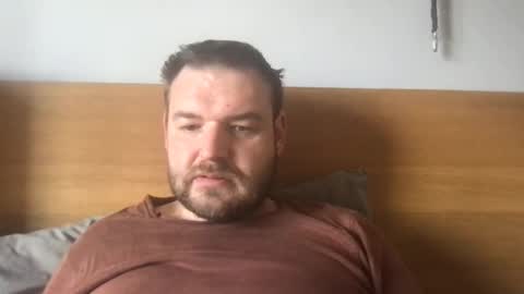 Snapshot of eliot26 chatting on April 21, 9:48 am e26 online show from April 21, 9:48 am