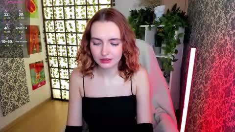 Snapshot of elis_cherry chatting on October 13, 1:27 am Elis online show from October 13, 1:27 am