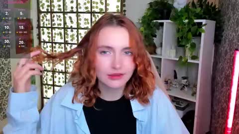 Snapshot of elis_cherry chatting on October 21, 2:01 am Elis online show from October 21, 2:01 am