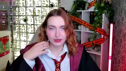 Snapshot of elis_cherry chatting on October 27, 2:04 am Elis online show from October 27, 2:04 am