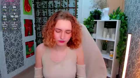 Snapshot of elis_cherry chatting on December 14, 2:39 am Elis online show from December 14, 2:39 am