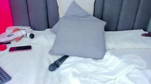 Elisa online show from March 12, 10:39 pm