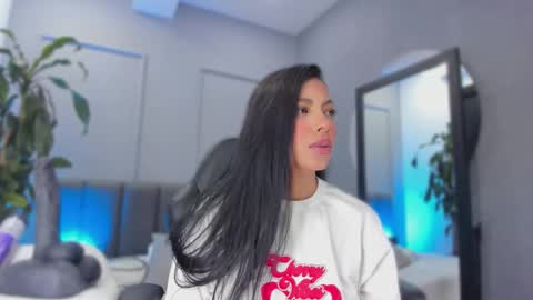 Elisa online show from January 7, 8:33 pm