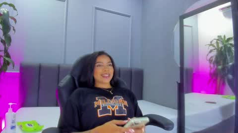 Elisa online show from April 6, 8:54 pm