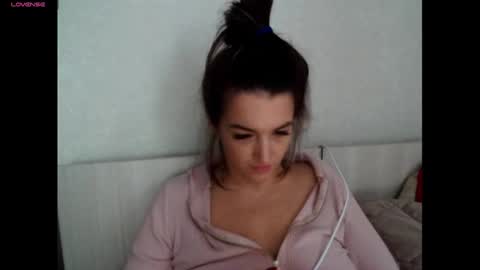 elisa_dove208 online show from October 15, 5:18 am