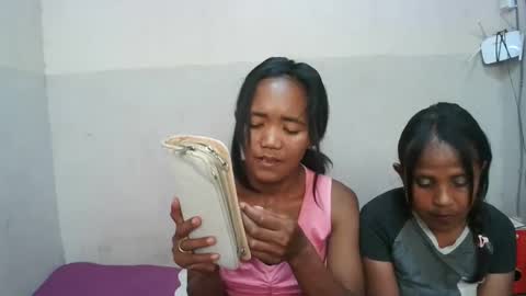 Snapshot of elisabet88 chatting on November 18, 12:42 pm elisabet88 online show from November 18, 12:42 pm