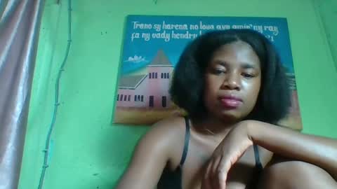 elisabeth2525 online show from January 6, 10:15 pm