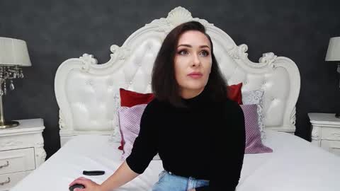 Snapshot of elisabethswan chatting on October 29, 12:07 pm Krissy online show from October 29, 12:07 pm