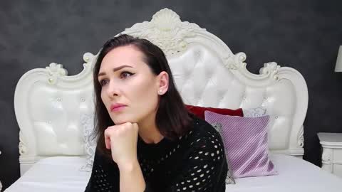 Snapshot of elisabethswan chatting on November 11, 10:15 am Krissy online show from November 11, 10:15 am